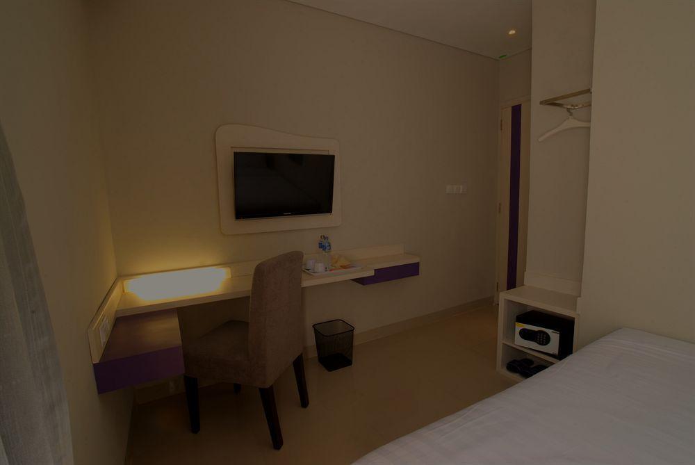 Vio Hotel Veteran Бандунг Экстерьер фото