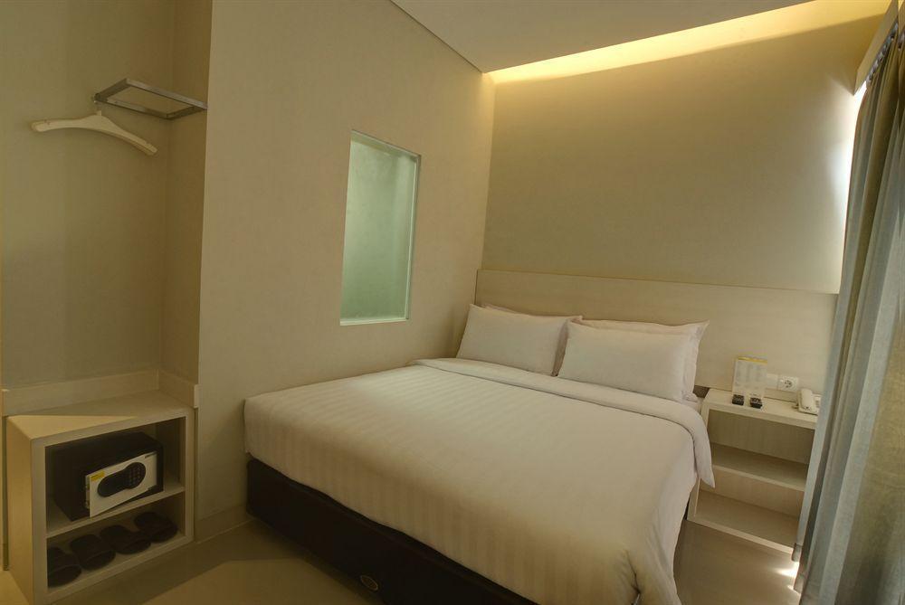 Vio Hotel Veteran Бандунг Экстерьер фото